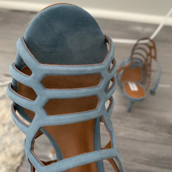Steve Madden Suede Sandals. Size 7 - Picture 6 of 6